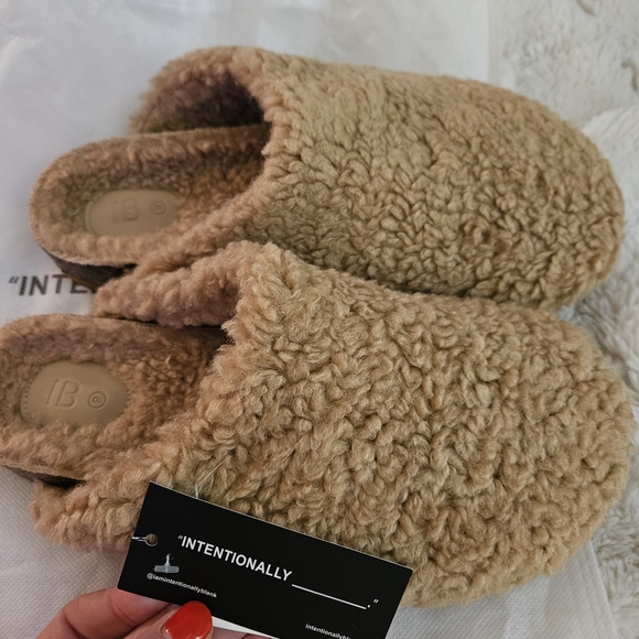 INTENTIONALLY BLANK Shoes - INTENTIONALLY BLANK Tan Fuzzy Slippers